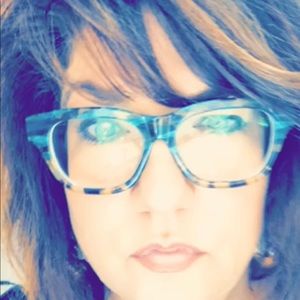 Meet your Posher, Angelia